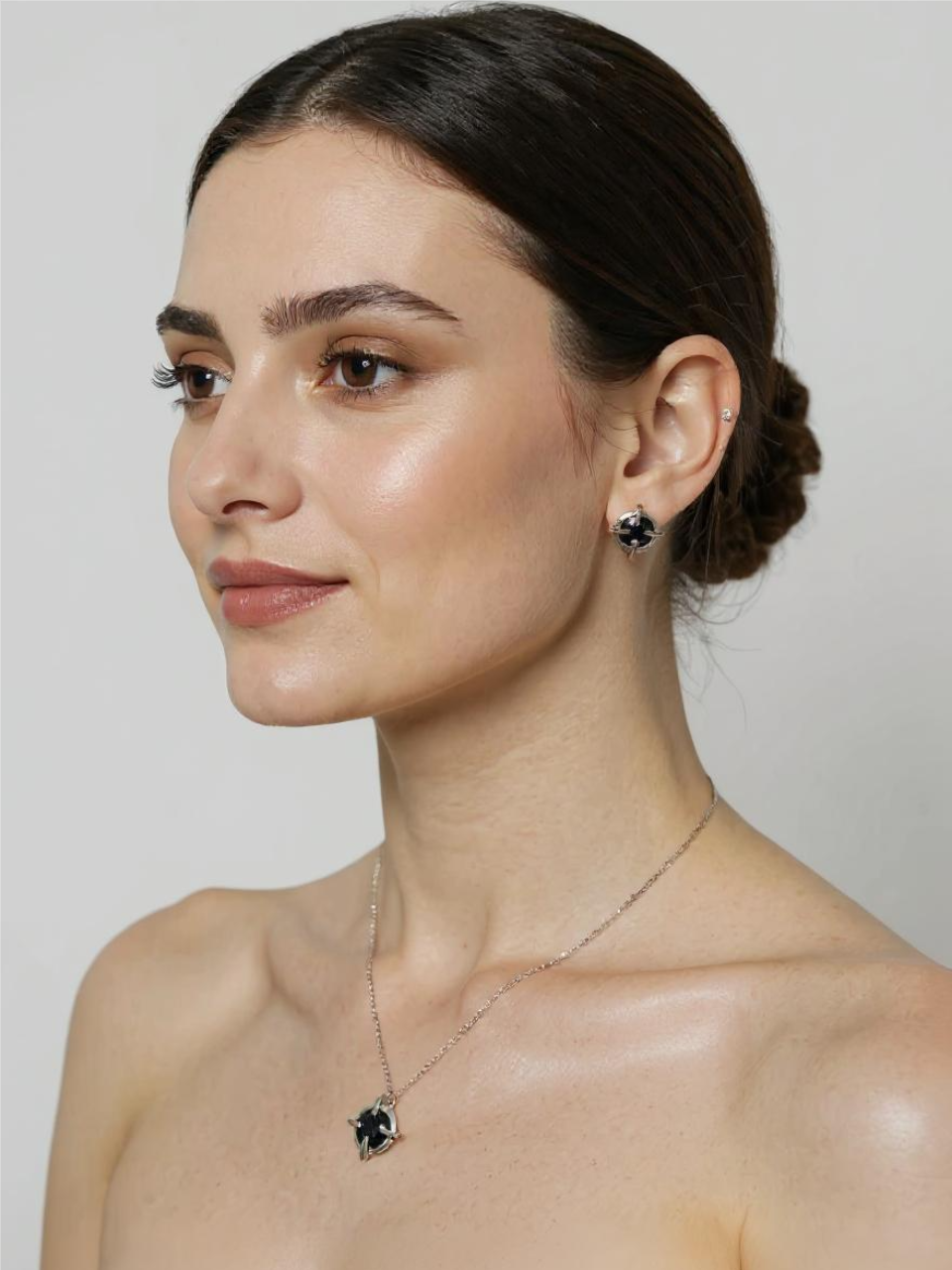 Collar y Aretes en Plata con Zirconias Negras