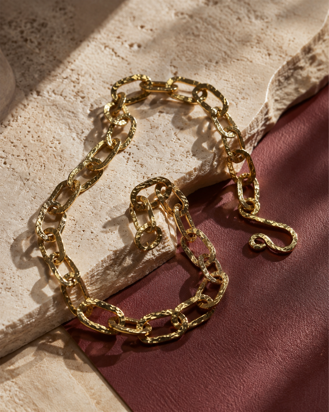 Collar en Latón con Baño de Oro Modelo Sangre9